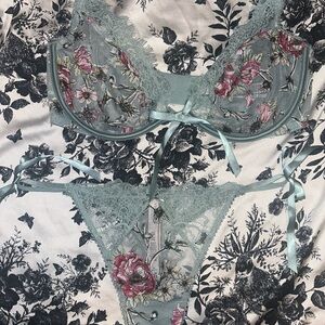 Victoria’s Secret dream angels lingerie set